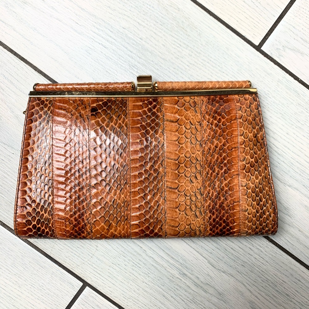 Very Vintage Tan Brown Snakeskin Gold Chain Clutch - Picture 2 of 8